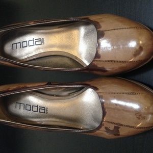 MODA International  Brand Brown Heels